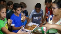 Maurício Gouvea participa de entrega de Materiais Esportivos para crianças do Projeto “Meninos do Futuro” 8