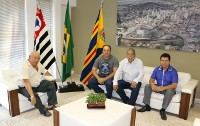 Dr. Luis Pereira recebe presidente do Sindicato dos Condutores Autônomos Rodoviários de Catanduva 02