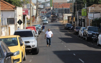 Enfermeiro Ari esteve nos principais cruzamentos da linha férrea da cidade02