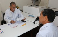 Dr. Luis Pereira continua com os atendimentos comunitários em seu escritório02