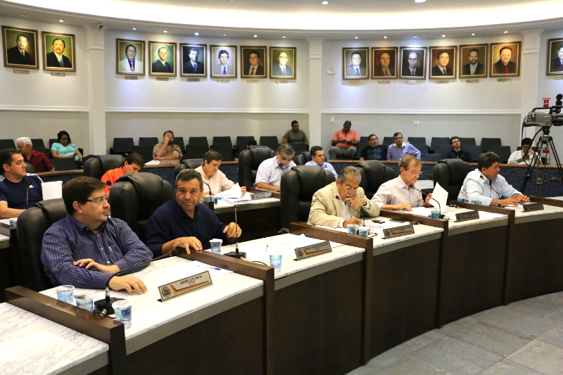 14ª Sessão Ordinária possui 5 proposituras na pauta e receberá o Sr.  Warley  Martins  Gonçalles