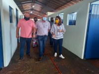 APÓS PEDIDO DE IVÂNIA SOLDATI, PREFEITURA REFORMA BARRACÃO PARA ACOLHER ANIMAIS DE GRANDE PORTE