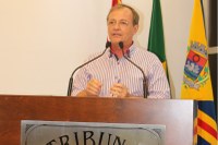 Através de Indicação, Onofre Baraldi reivindica poda nas árvores da praça localizada na Rua Aurora do Norte 