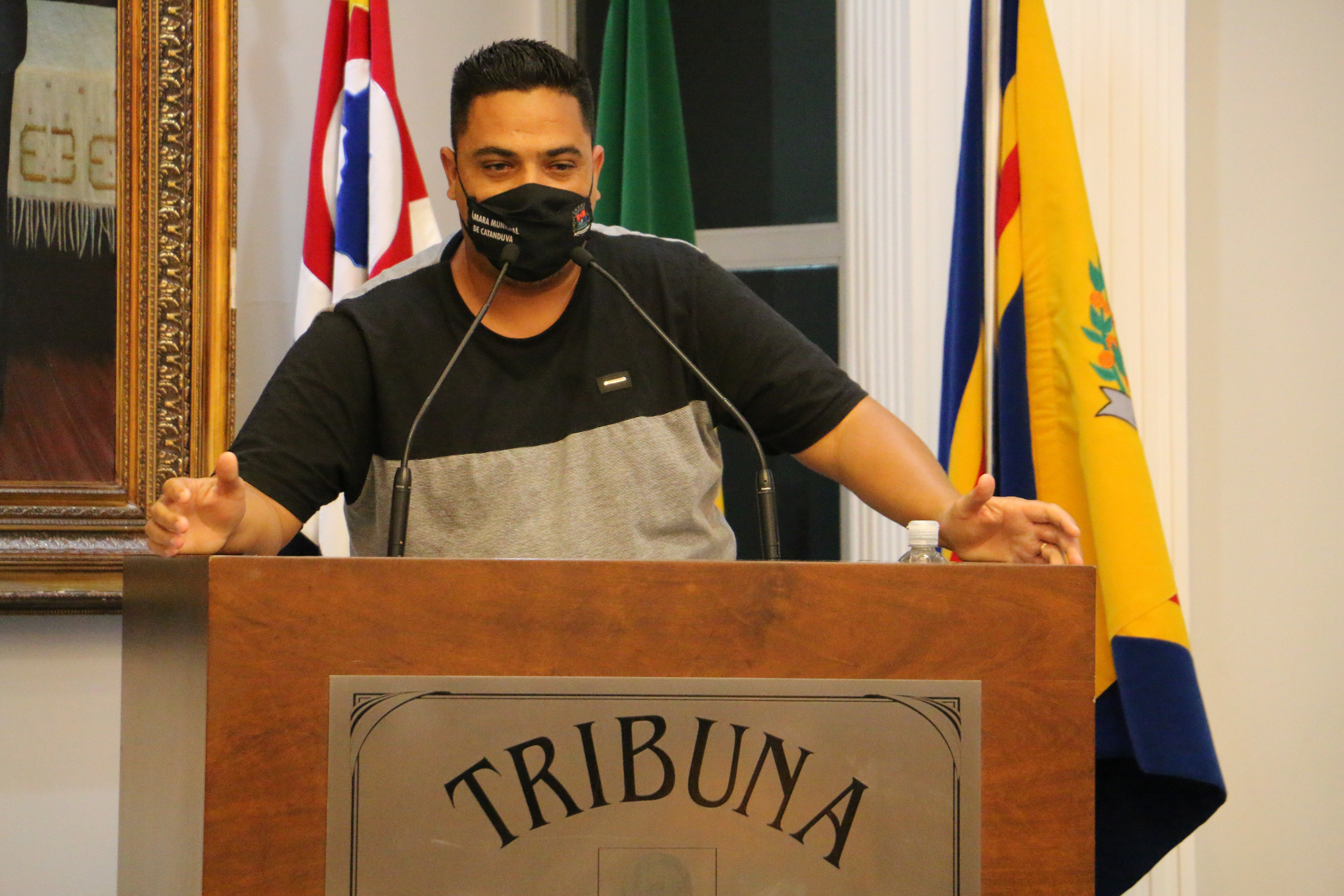 Carlos Alexandre “Gordo” quer troca de placa com nome de rua equivocado