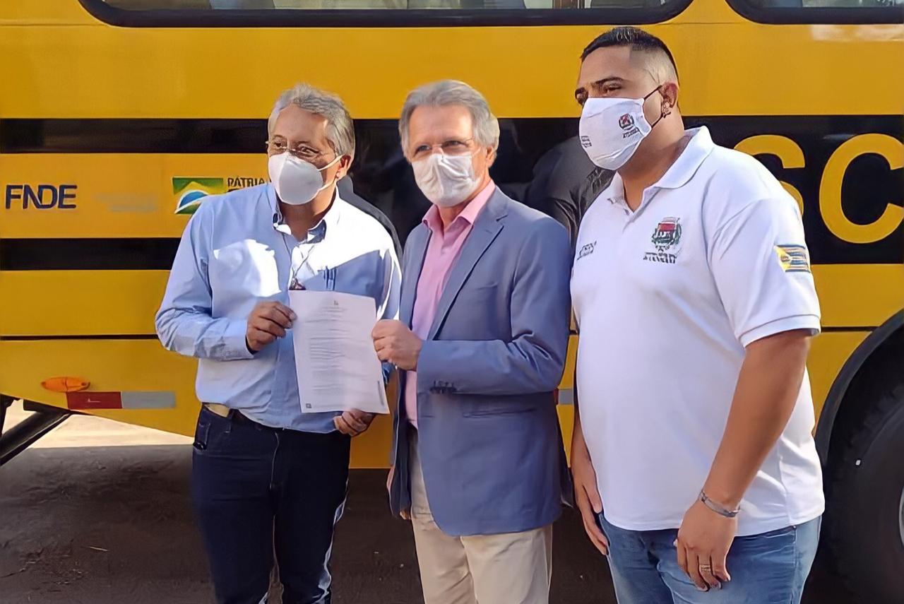 Catanduva recebe ônibus escolar por indicação do vereador Carlos Alexandre “Gordo”