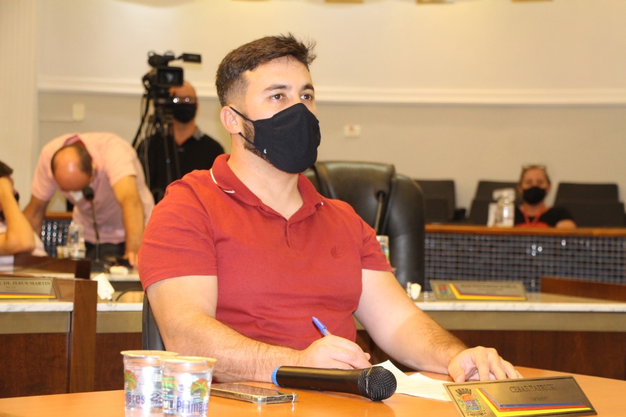 CESAR PATRICK SOLICITA INFORMAÇÕES AO PODER EXECUTIVO SOBRE TAPA-BURACO