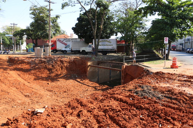 Chefe do Legislativo cobra providências do Executivo em relação a Ponte da avenida José Nelson Machado