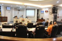 COM DUAS SESSÕES EXTRAS, VEREADORES PEDEM VISTAS DO ORÇAMENTO E APROVAM 3 PROJETOS