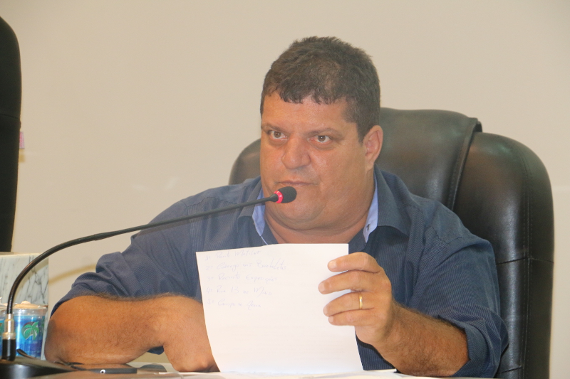 Ditinho Muleta alerta moradores sobre cobrança indevida da taxa de muro/calçada