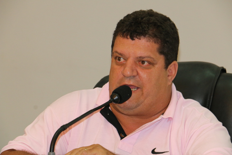 Ditinho Muleta solicita relação de profissionais do Setor de apreensão de animais 