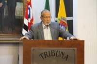 DR. LUÍS PEREIRA BUSCA SOLUÇÃO EM ENTRONCAMENTO DE RUAS QUE CAUSAM GRANDE FLUXO DE ÁGUA EM DIAS DE CHUVA