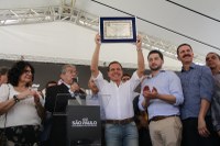 Dr. Luis Pereira entrega “Título de Cidadão Catanduvense” ao Governador João Doria Junior 