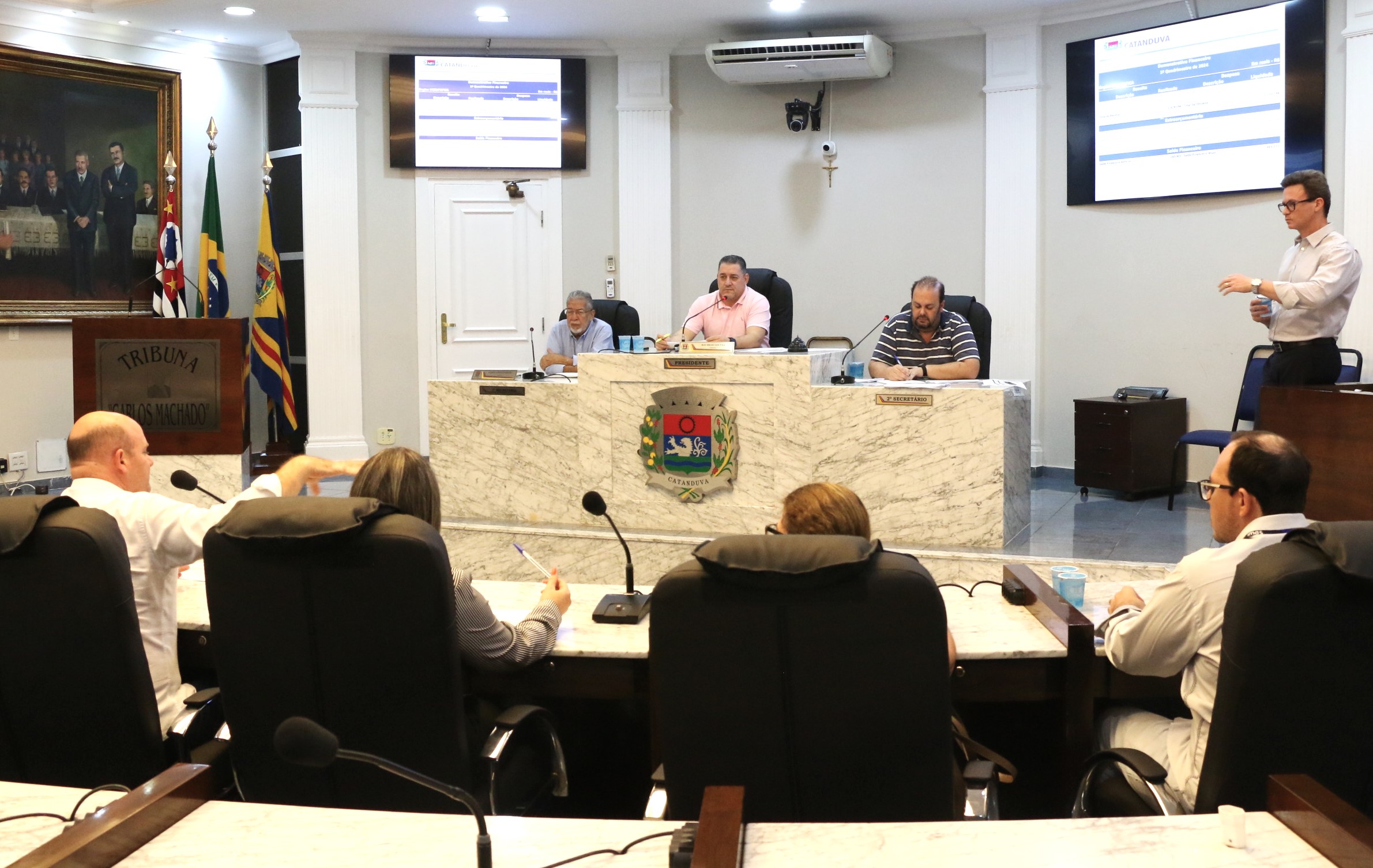 Em audiência de finanças, vereador cobra dissídio dos funcionários do Imes Catanduva 