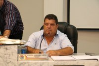 Em pleno recesso parlamentar, Ditinho Muleta cobra Prefeito Municipal sobre Asfalto do Jd. Alpino