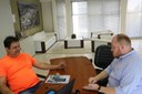 Enfermeiro Ari recebe visita do Coordenador de Infraestrutura e Serviços Escolares, Julinho Ramos, nesta segunda-feira (10/12)