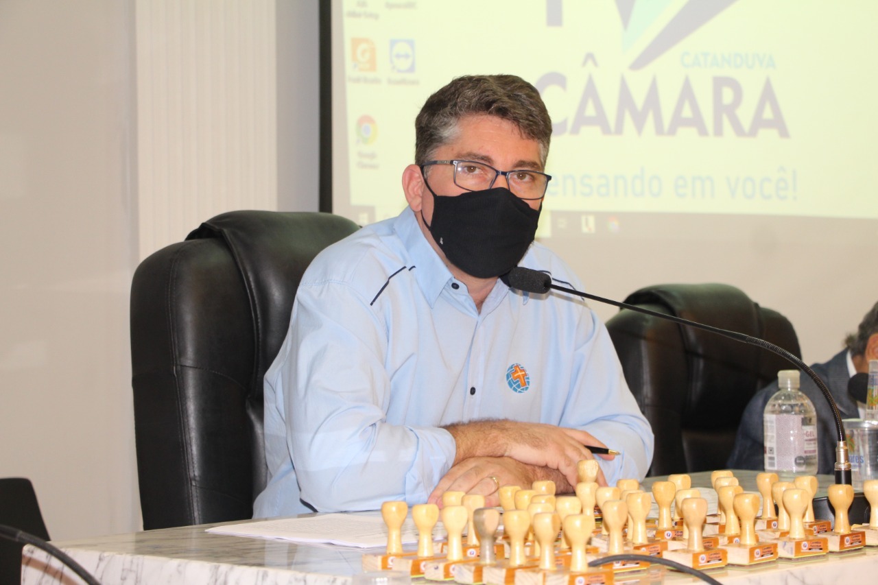 GLEISON BEGALLI ATENDE A MORADORES E REQUER RECAPE À PREFEITURA