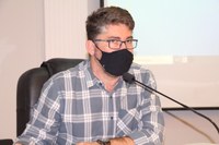 GLEISON BEGALLI DESTACA NECESSIDADE URGENTE DE REPARO EM RUA NO EUCLIDES