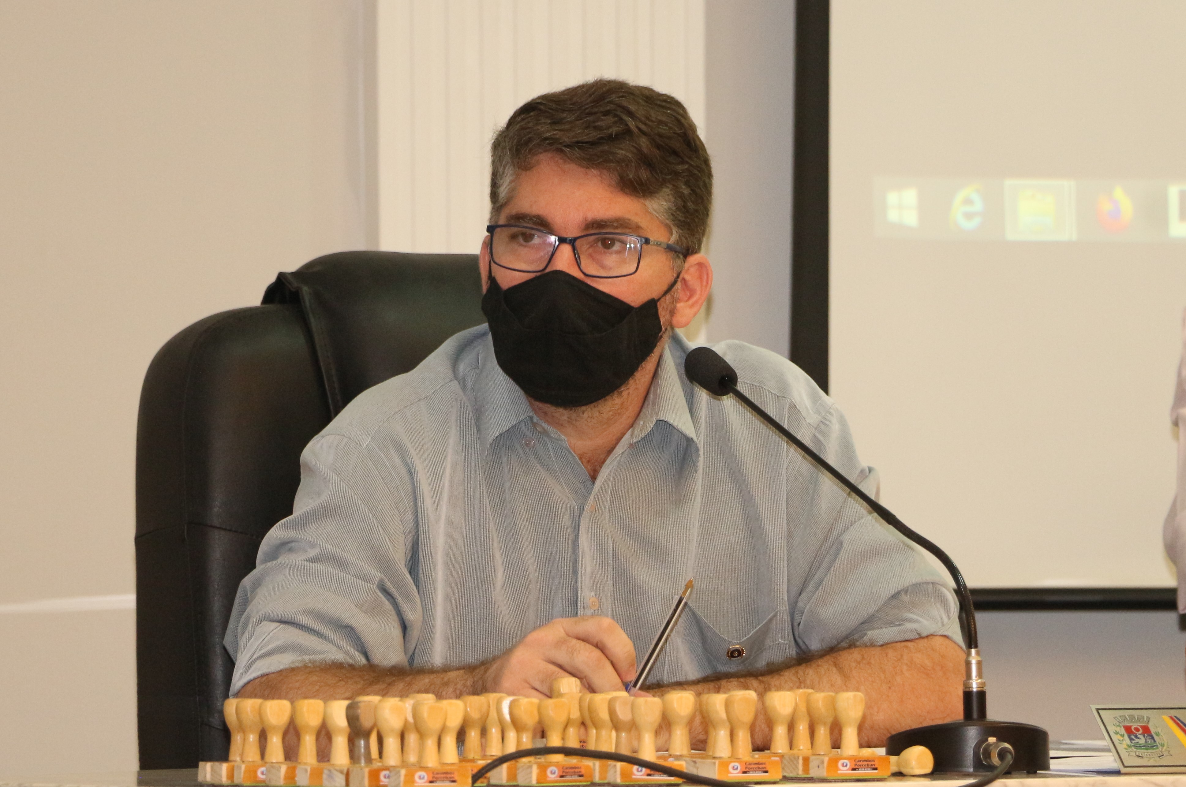 Gleison Begalli indica melhorias em rua com grande acúmulo de água