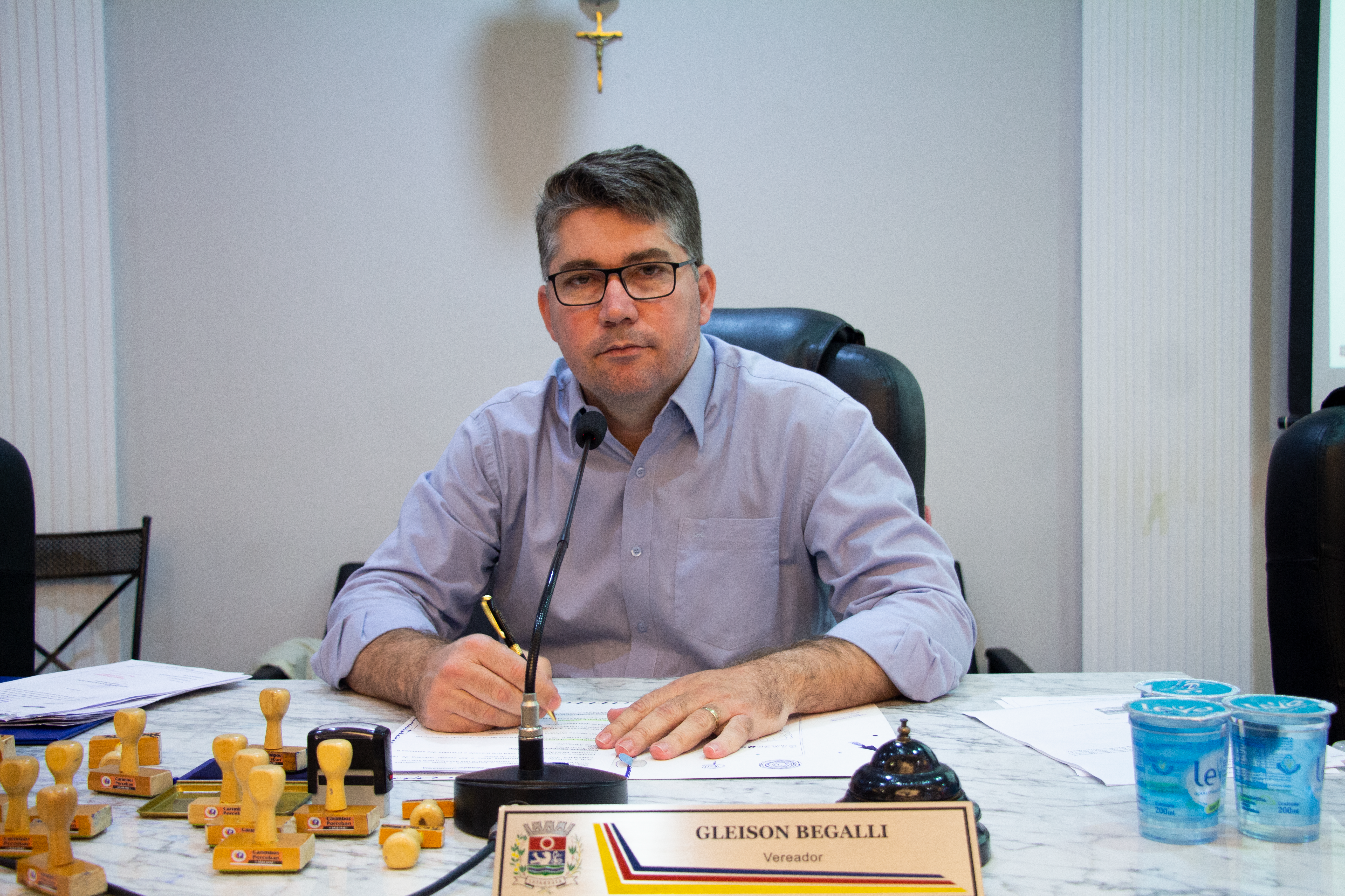 GLEISON BEGALLI PEDE POR LIMPEZA DE PARQUINHO NA VILA MOTA