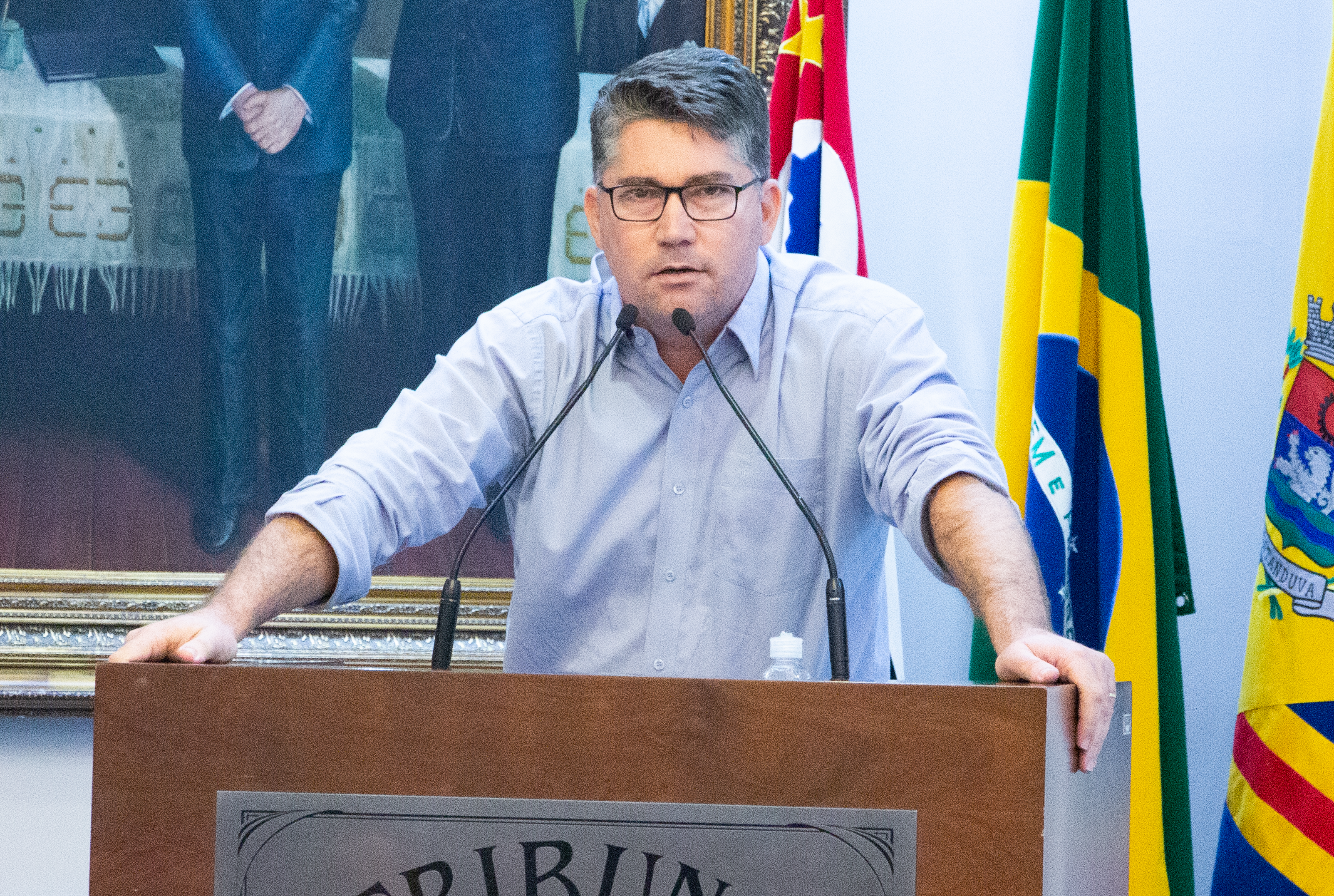GLEISON BEGALLI PEDE POR LIMPEZA DE PRAÇA E TROCA DE LÂMPADAS NO PARQUE FLAMINGO