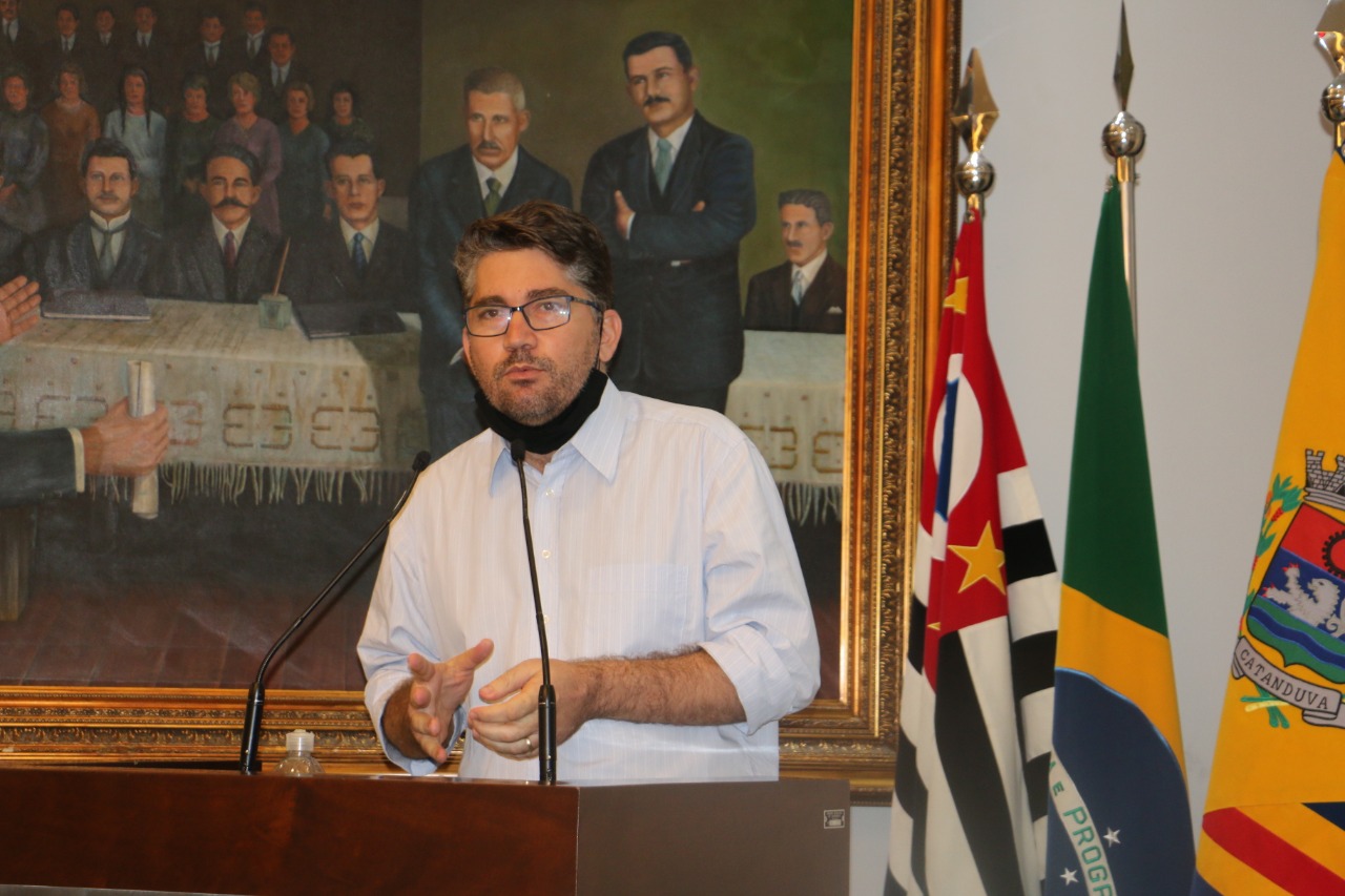 GLEISON BEGALLI REQUER ASFALTAMENTO PARA AS RUAS LIVRAMENTO E ITABUNA
