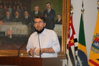 GLEISON BEGALLI REQUER ASFALTAMENTO PARA AS RUAS LIVRAMENTO E ITABUNA