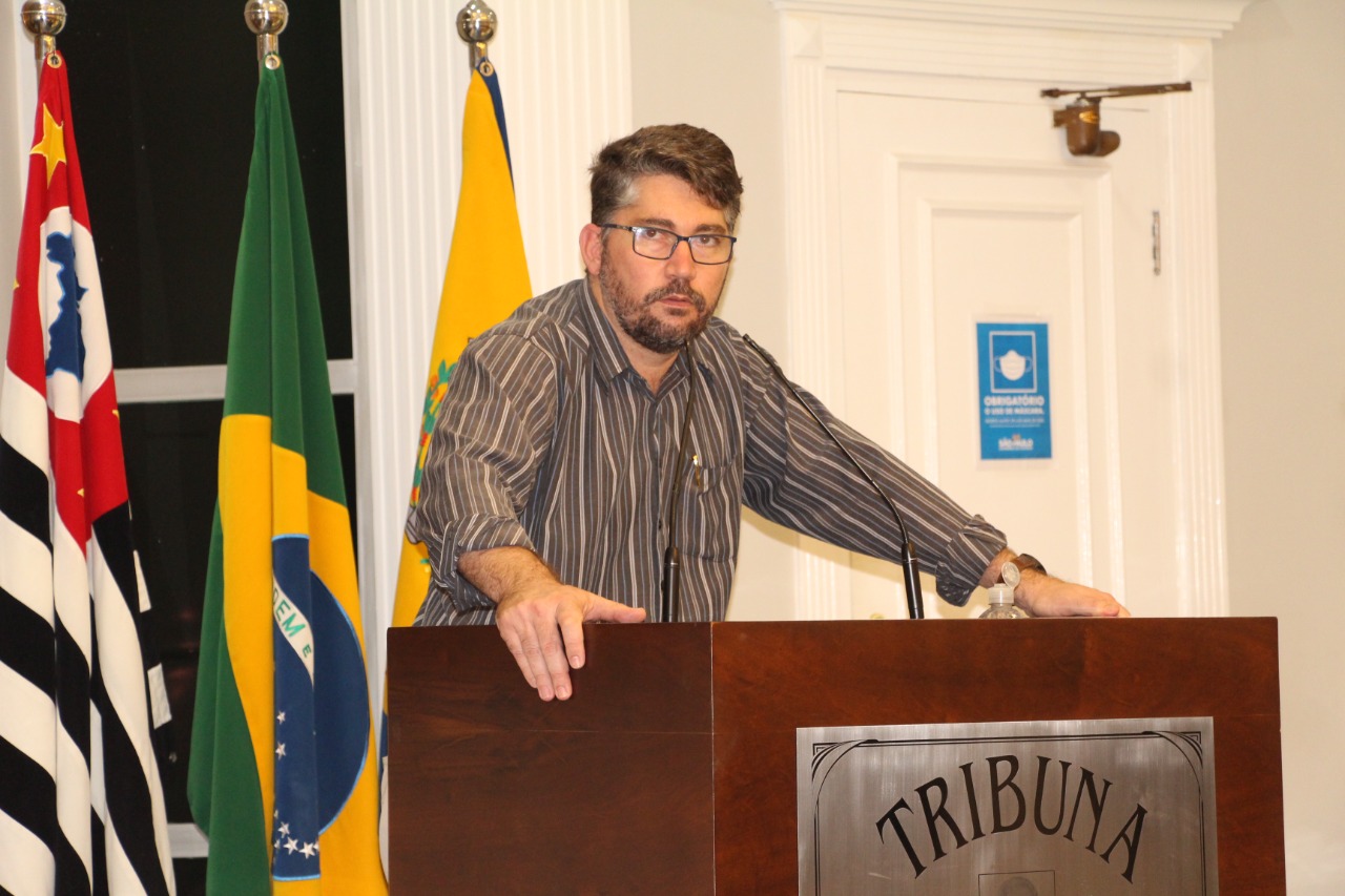 GLEISON BEGALLI SOLICITA LIMPEZA E MANUTENÇÃO NO JARDIM SOTO
