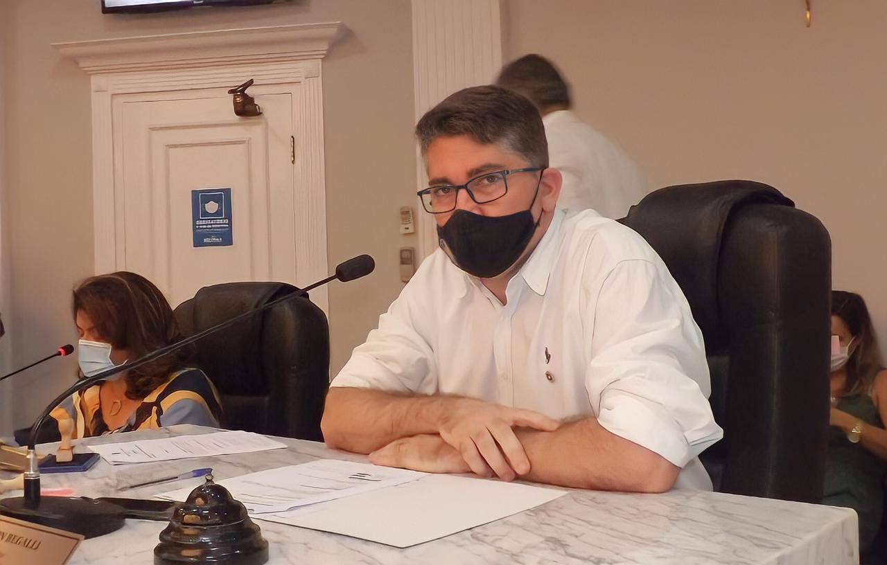 Gleison Begalli solicita revitalização de praça no Conjunto Habitacional Gavioli