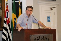 GLEISON BEGALLI SOLICITA URGÊNCIA EM RECUPERAÇÃO DAS RUAS DO NOSSO TETO