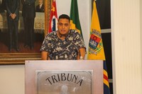 GORDO DO RESTAURANTE PROPÕE PLACAS DE SINALIZAÇÃO DE TRÂNSITO PARA ALERTAR PRESENÇA DE CICLISTAS