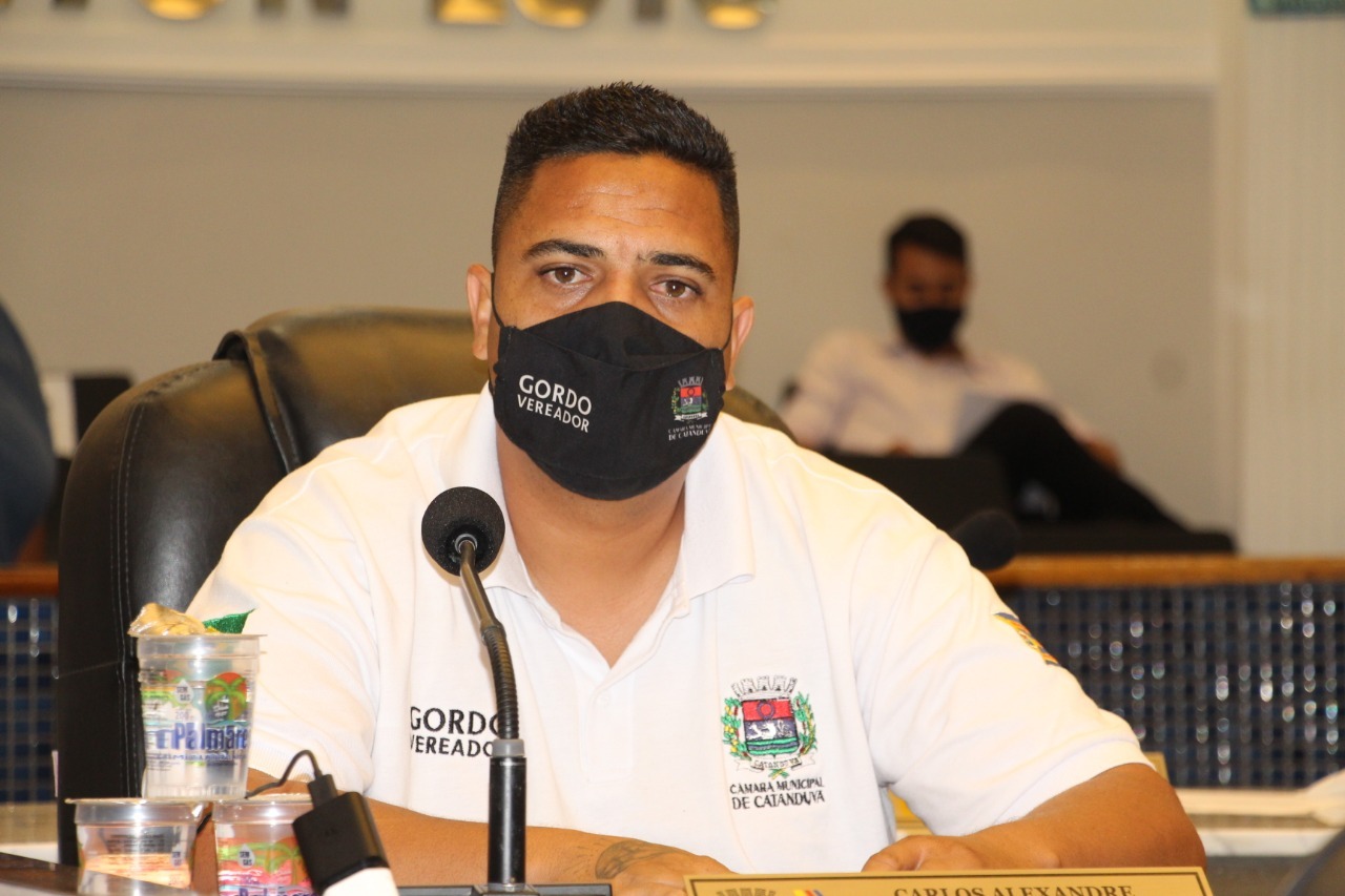 GORDO DO RESTAURANTE REQUER ANÁLISE E OPERAÇÃO TAPA BURACO NO BAIRRO JOAQUIM LOPES