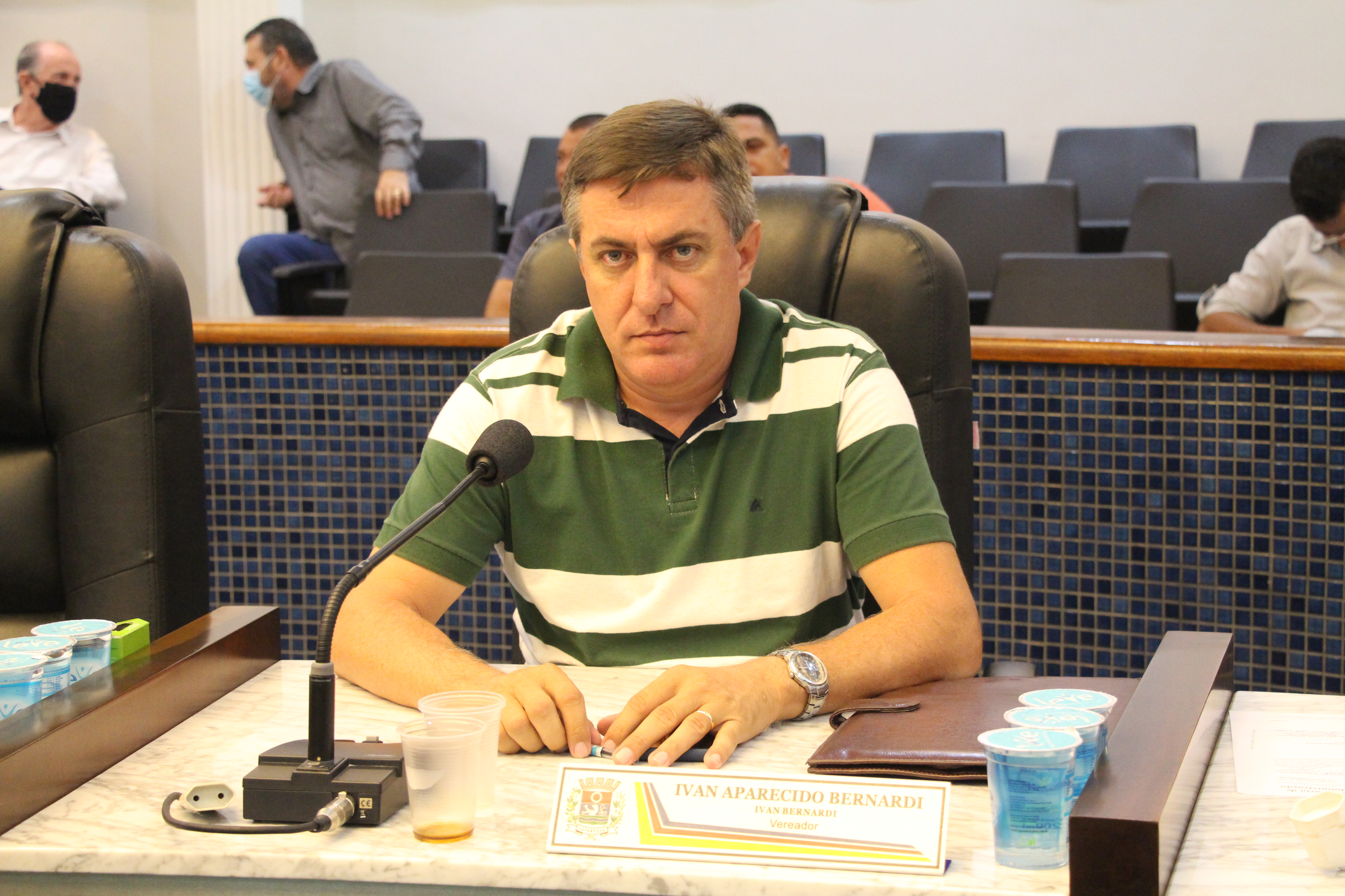 IVAN BERNARDI CONCEDE O TÍTULO DE CIDADÃO CATANDUVENSE AO DR. JORGE LUIS DOS SANTOS VALIATTI