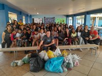 IVÂNIA PRESTIGIA ENCERRAMENTO DO PROJETO ‘TAMPINHAS QUE SALVAM’ NA EMEF ARNALDO ZANCANER