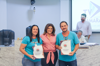 IVÂNIA SOLDATI FAZ HOMENAGENS PARA ESPORTIVAS E PARA PROGRAMA SOCIOEDUCATIVO