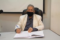 Luis Pereira solicita informações sobre rede coletora de esgoto no Jardim Imperial