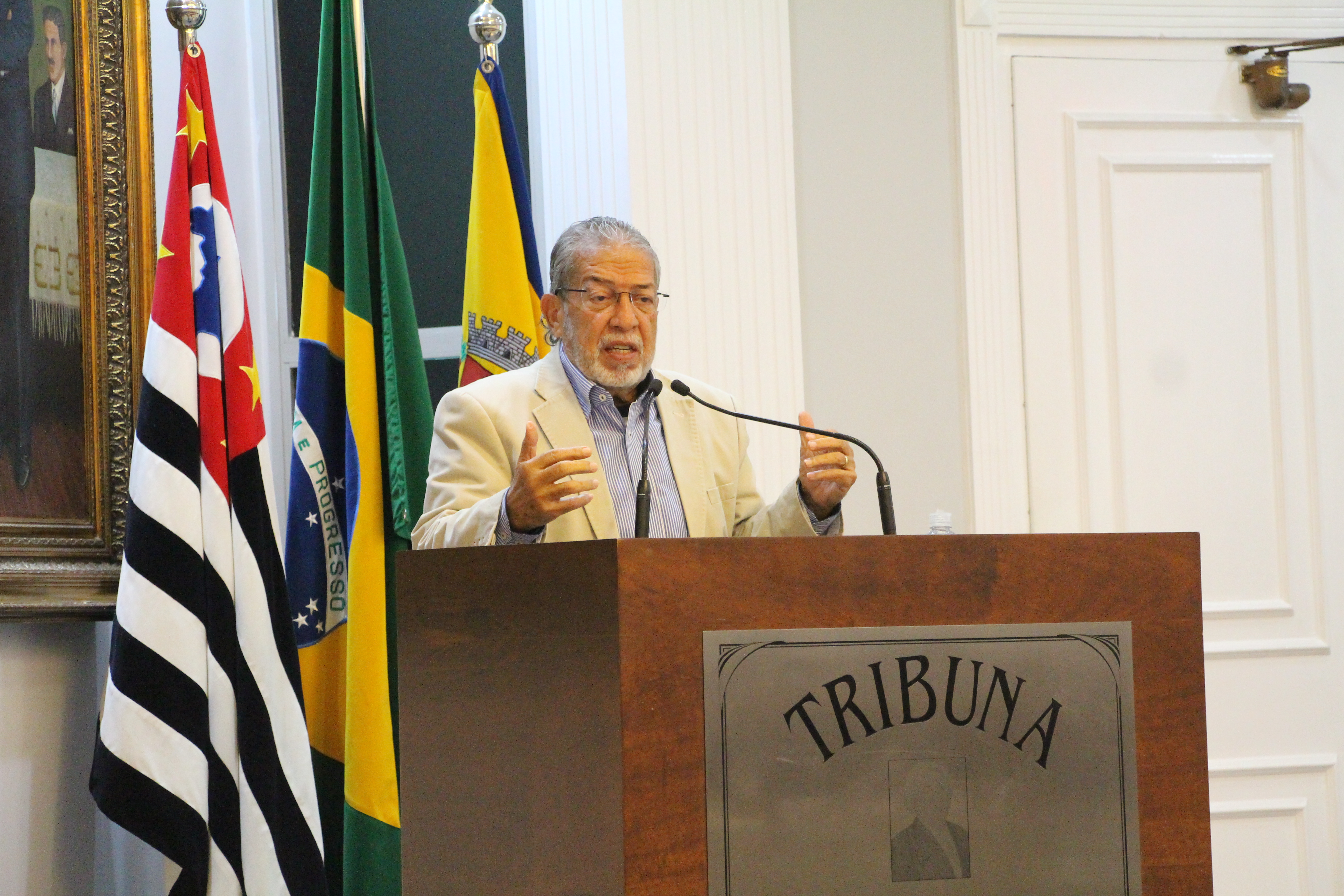 LUIS PEREIRA SOLICITA MAIS VAGAS NOS ASILOS DO MUNICÍPIO