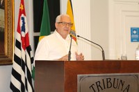 MARQUINHOS FERREIRA BUSCA SOLUÇÃO PARA BURACOS NA AVENIDA DO BAIRRO COLINA DO SOL