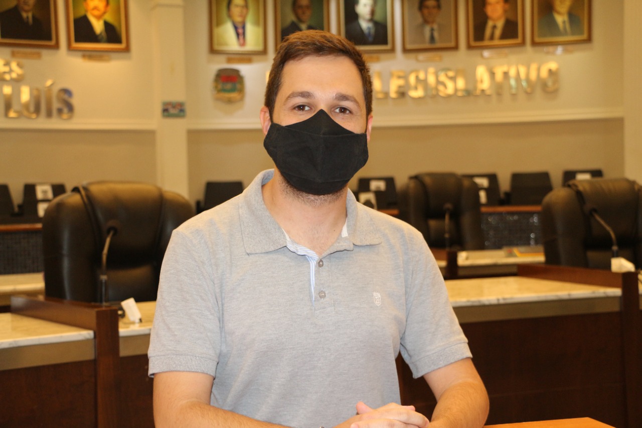 MAURÍCIO FERREIRA MOSTRA PREOCUPAÇÃO COM SITUAÇÃO DAS RUAS DA CIDADE