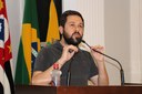 MAURÍCIO RIVA ALERTA PARA PÉSSIMAS CONDIÇÕES DE RUA E ACÚMULO DE ÁGUA EM BURACOS