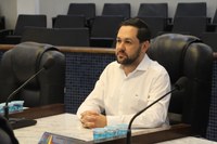 MAURÍCIO RIVA BUSCA MELHORIAS EM ÁREA VERDE NA AVENIDA BENEDITO ZANCANER