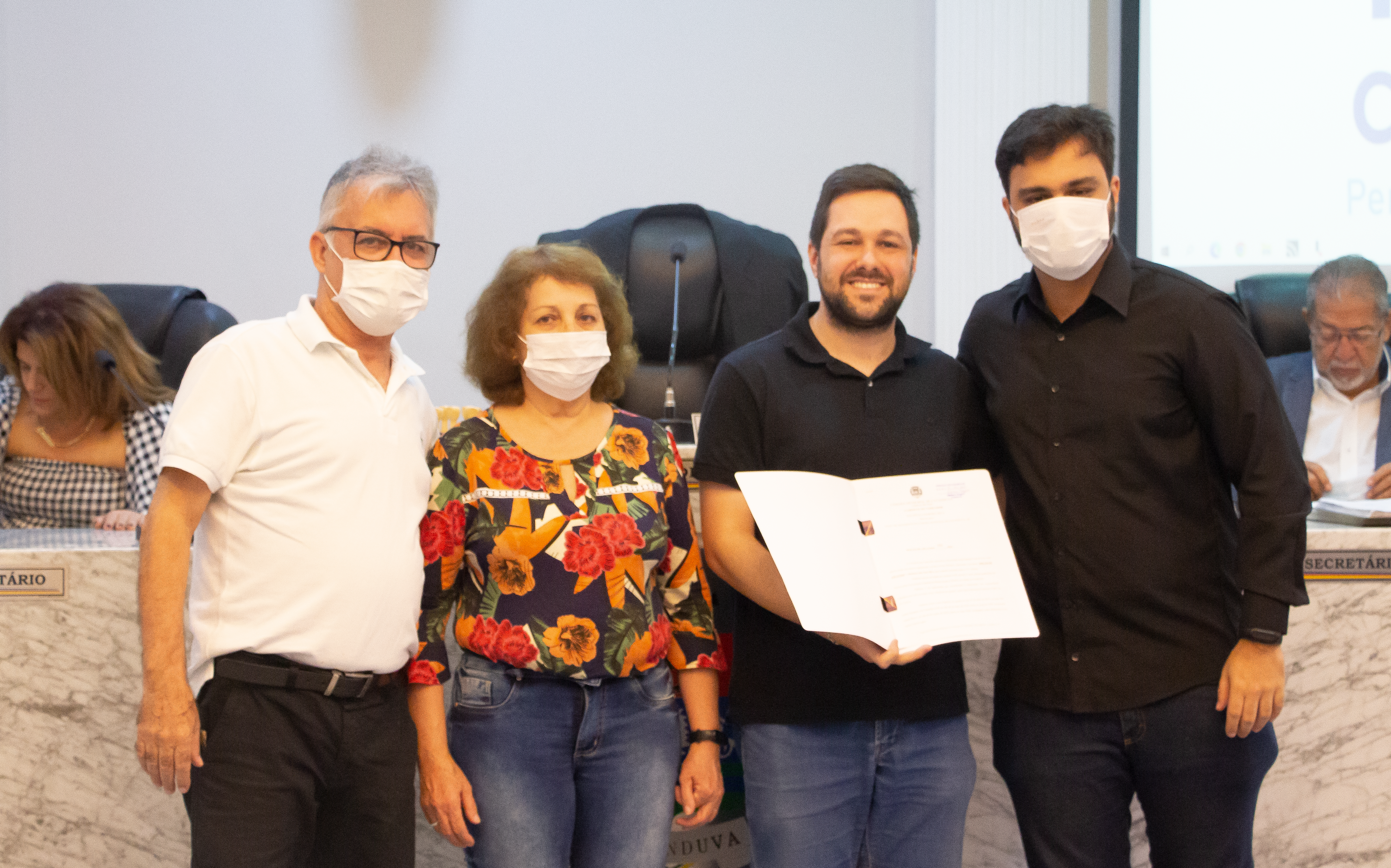 MAURÍCIO RIVA FAZ HOMENAGEM A CATANDUVENSE REPORTER DA TV CULTURA