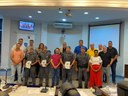 MAURÍCIO RIVA FAZ HOMENAGEM A POLICIAIS QUE SALVARAM BEBÊ DE DOIS MESES