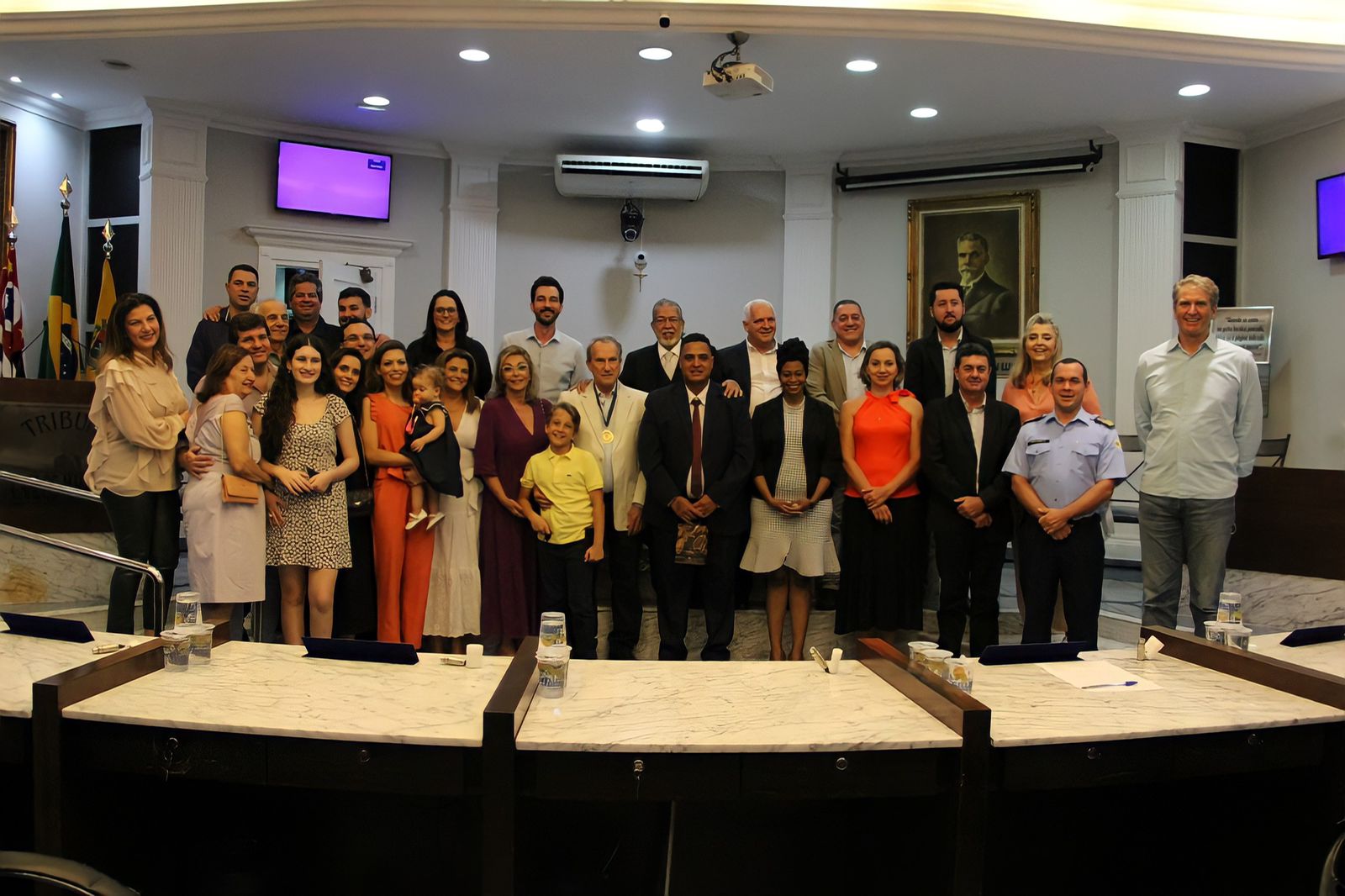 MEDALHA 14 DE ABRIL É ENTREGUE AO DR. JOSÉ RENATO PIZARRO