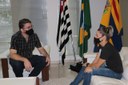 Natália Burian do BAX participa de reunião com presidente da Câmara