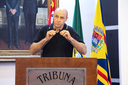 NELSON TOZO INDICA LIMPEZA SOB PONTE DA RUA EUCLIDES PEREIRA, PRÓXIMO AO POUPATEMPO