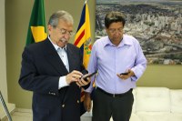 O Presidente da Câmara, Dr. Luis Pereira e Vereadores comemoram chegada do UBER e DECAR em Catanduva