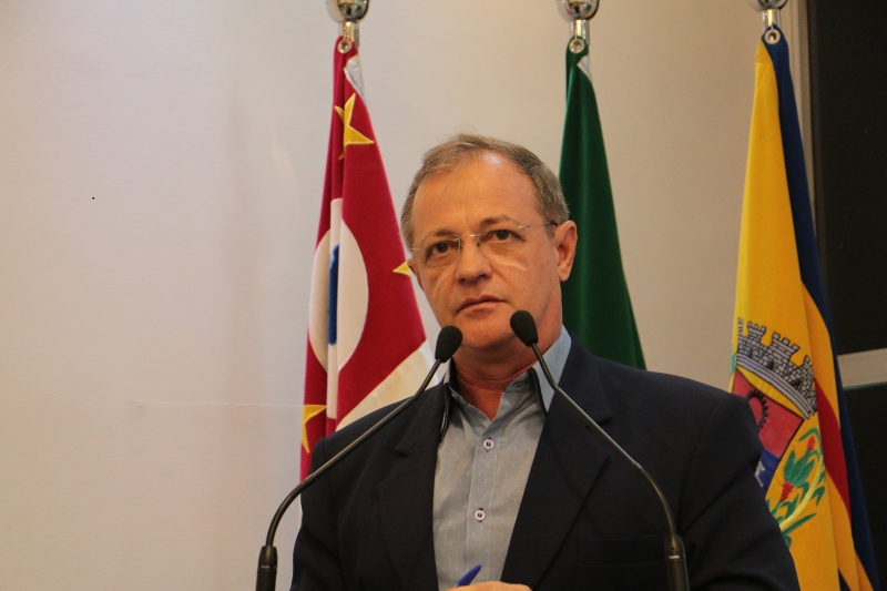 Onofre Baraldi propõe Projeto de Lei que institui o Dia Municipal do Tradutor/Intérprete de Libras em Catanduva