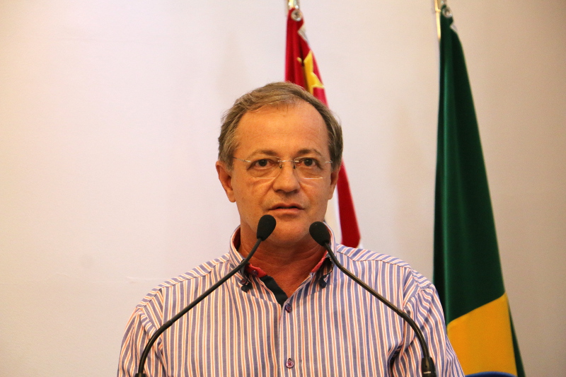 Onofre Baraldi solicita melhorias na praça do bairro Jardim Salles