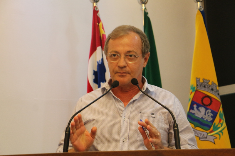 Onofre Baraldi volta a solicitar recolocação do ponto de ônibus da Rua Manaus  