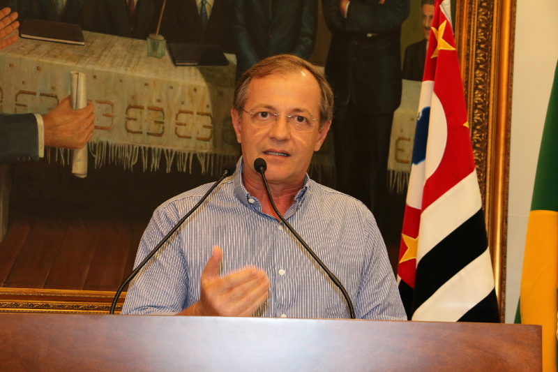 Onofre questiona prefeitura sobre o funcionamento do restaurante popular